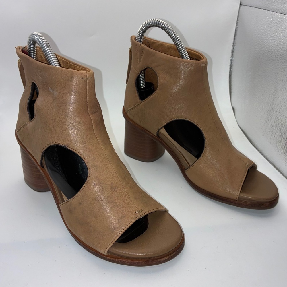 Naked Feet Toril Tan Leather Cutout Peep Toe Block Heel Booties Sandals 5.5M